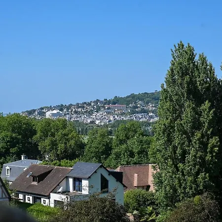 Beautiful In A Castle In * Deauville
