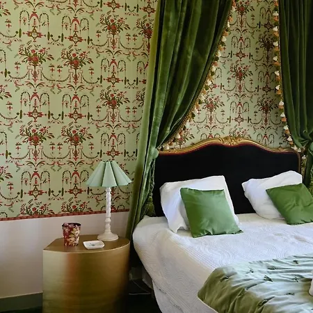 Beautiful In A Castle In Appartement *